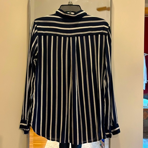 Lindex long sleeve button down shirt in basic navy stripe. 100% Viscose Medium - Picture 2 of 5